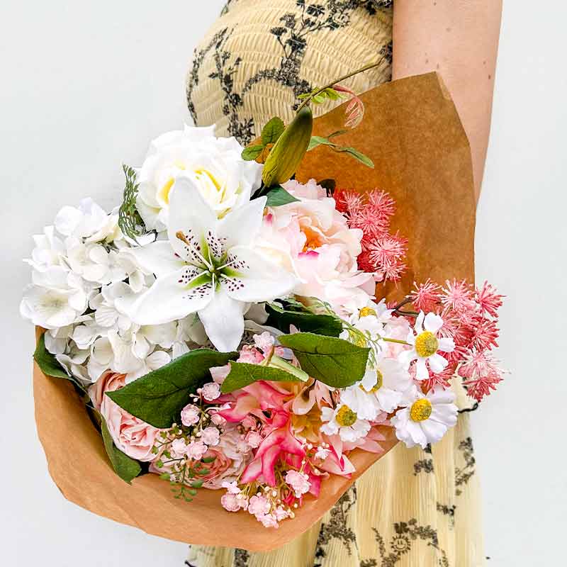 Køb kunstig buket, hvid og lyseroed