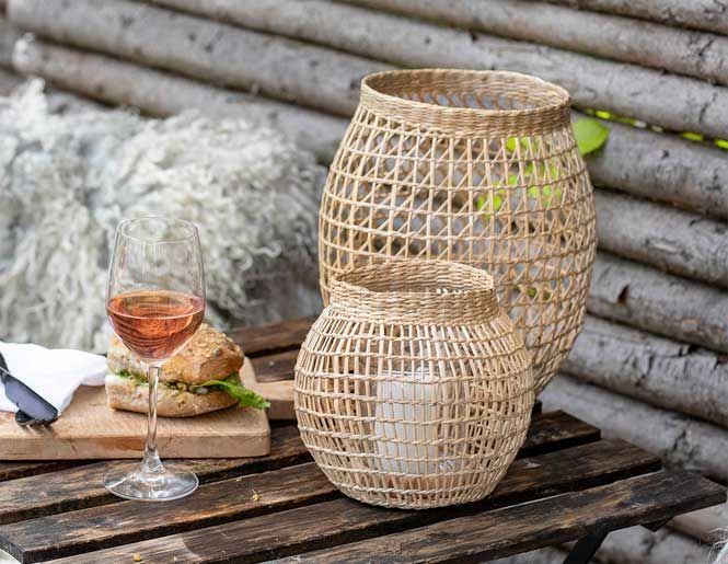 Flettede lanterner på altanen