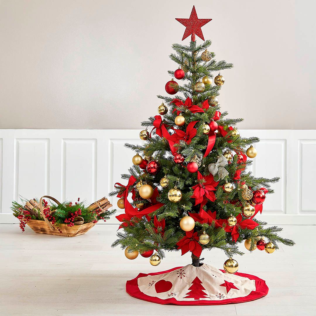 Klassisk juletræ i rød og guld