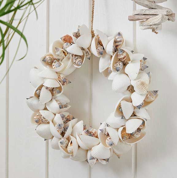 Krans med hvide skaller