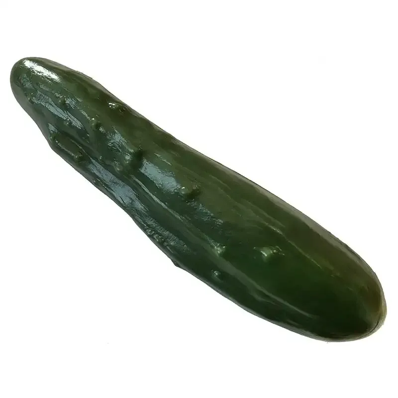Køb Agurk 18cm, kunstig mad hos Brondsholm.dk