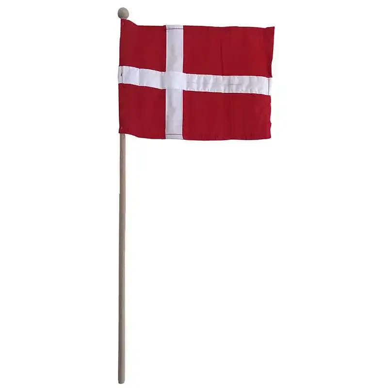 Køb Flag i stof på træpind, Dannebrog 19x26cm H 61cm hos Brondsholm.dk