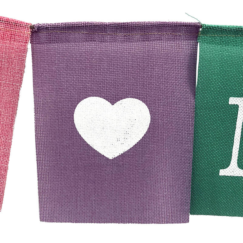 Køb Flagguirlande med teksten: JUST MARRIED hos Brondsholm.dk