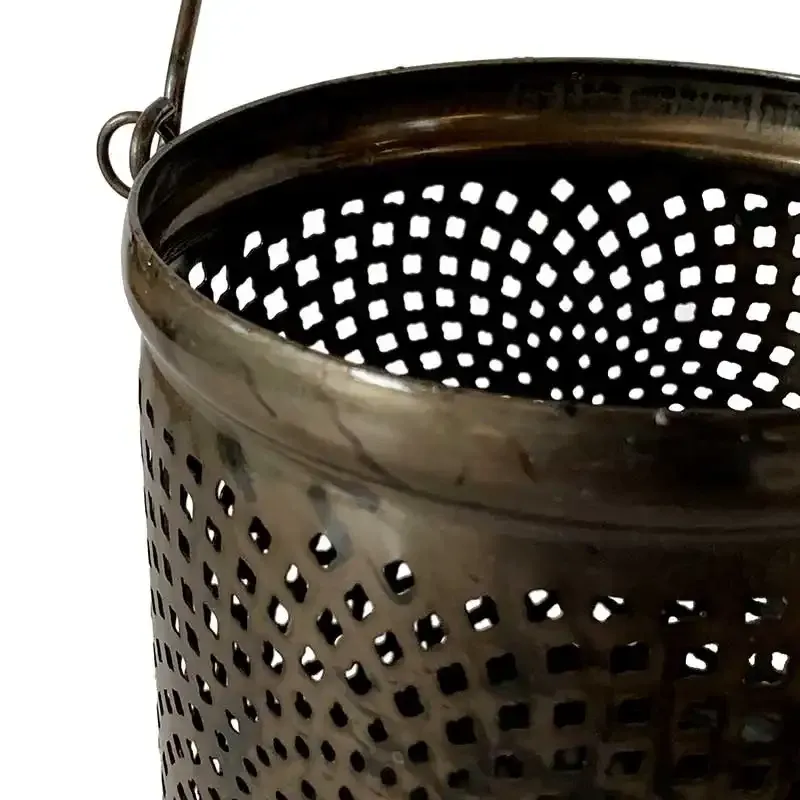 Køb Fyrfadslys holder i metal hos Brondsholm.dk