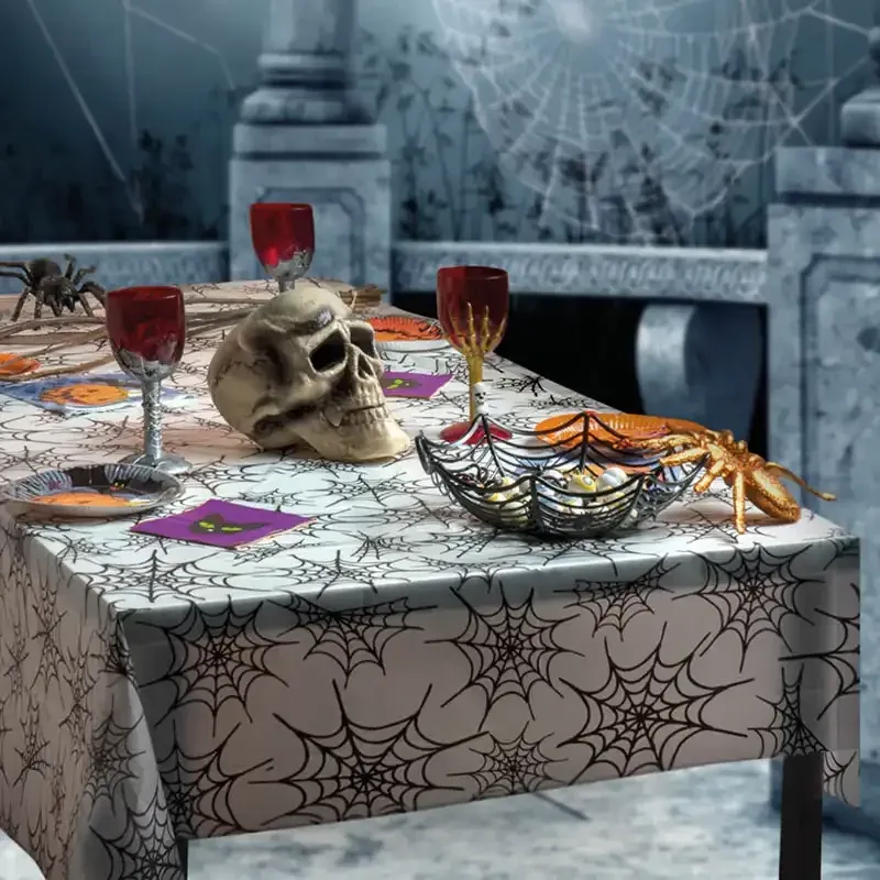 Køb Halloween dug med edderkoppespind hos Brondsholm.dk