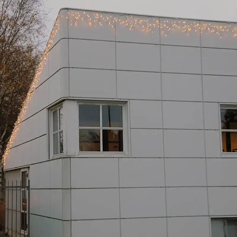 Køb LED Istappe-lyskæde INKL. STIK hos Brondsholm.dk