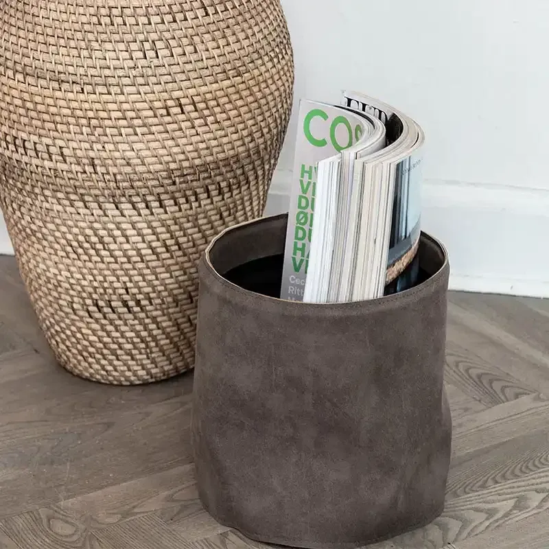 Køb Potteskjuler i læder, Ø15,5cm, grå hos Brondsholm.dk