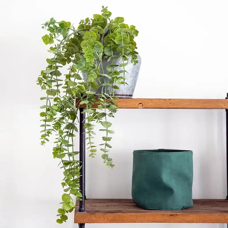 Køb Vase i zink, pære form, 24cm hos Brondsholm.dk