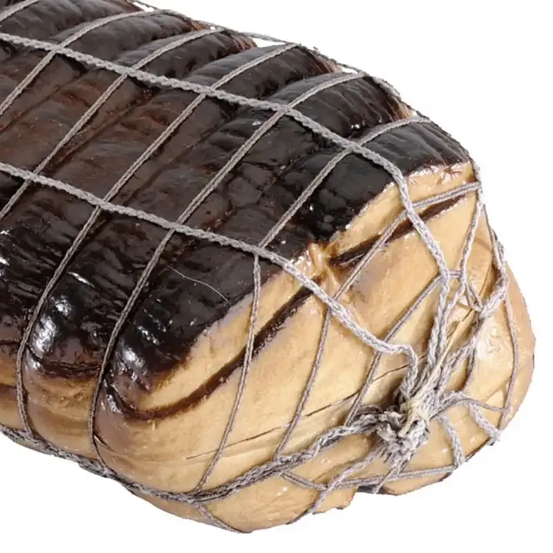 Kunstig roastbeef (steg) i plast - kunstige fødevarer til de