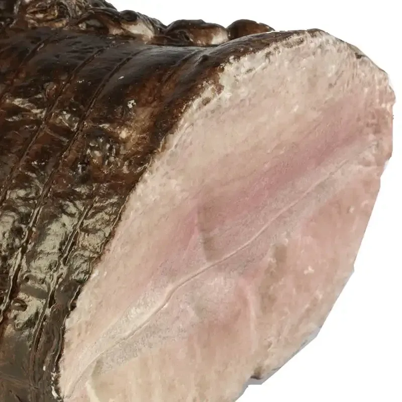 Kunstig roastbeef i plast - naturtro kunstige fødevarer til