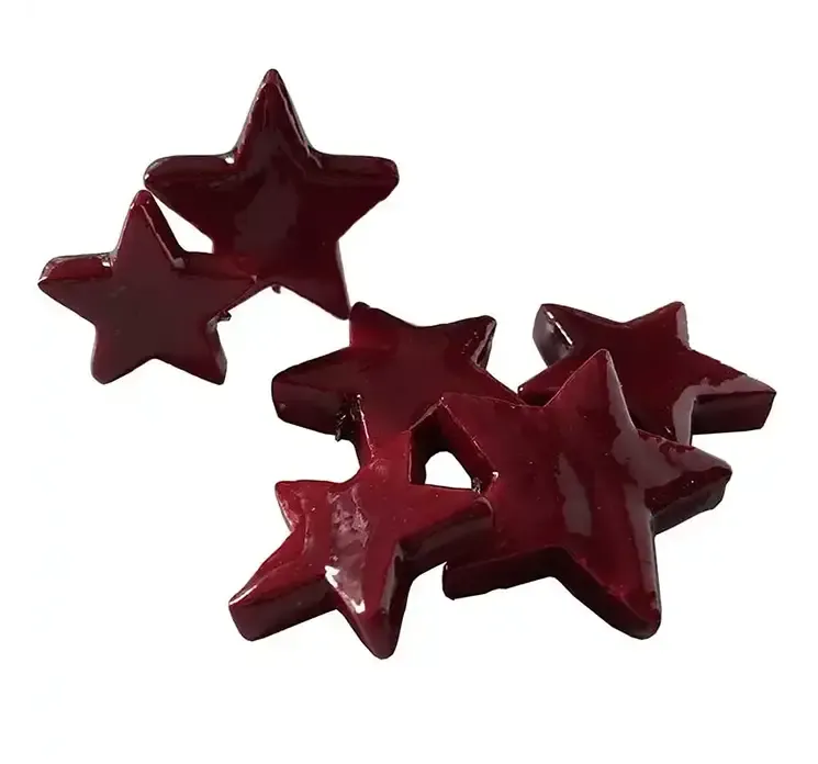 Stjerner af styroform i rød