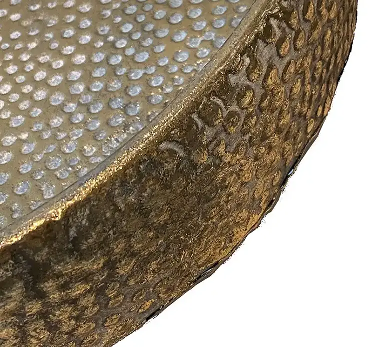 Bakke til dekoration af banket metal i antik guld farvet 37cm closeup