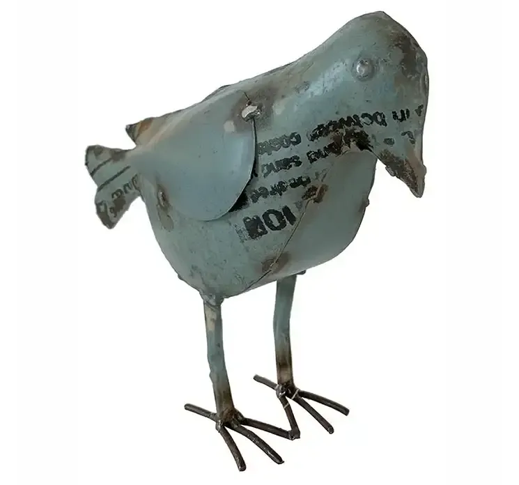 Kunstig fugl af genbrugsmetal til dekoration