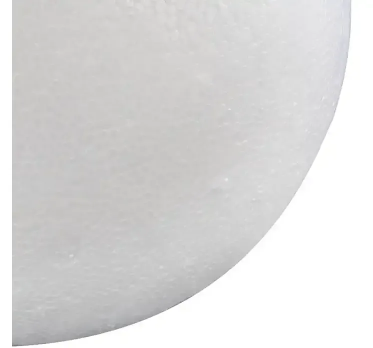 Kugle af styropor i hvid closeup