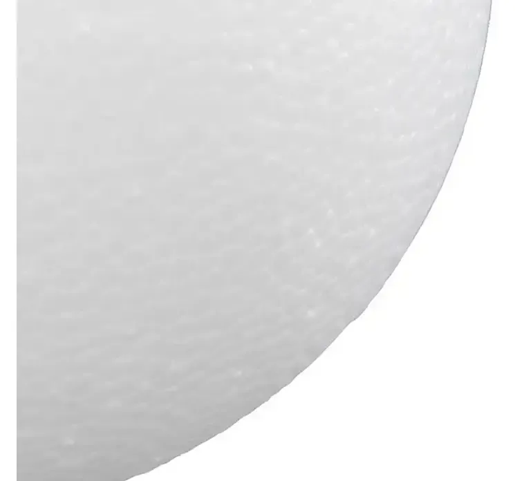 Kugle af styropor i hvid closeup