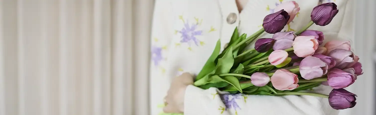 Brøndsholm - forår - kunstige tulipaner