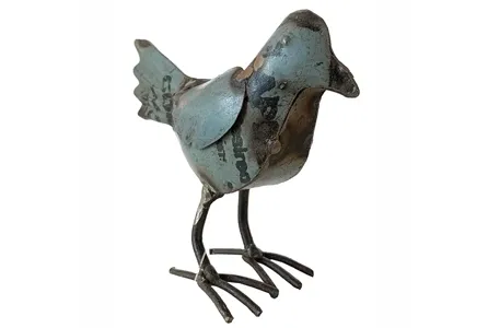 Fugl til dekoration af genbrugsmetal
