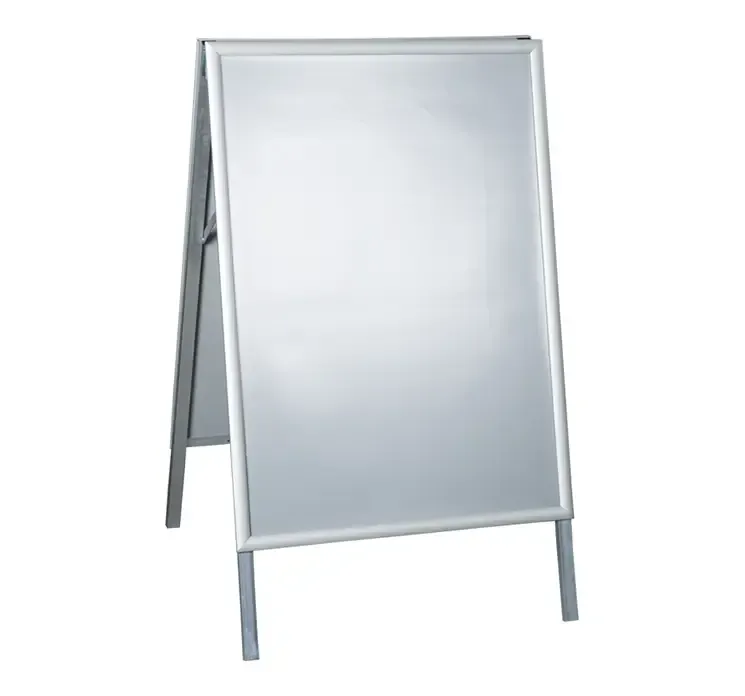 A1 gadeskilt af metal i sølv farve