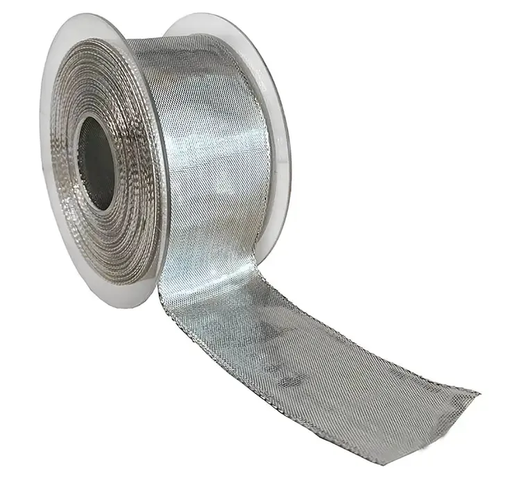 Gavebånd i sølv af taft med sømkant