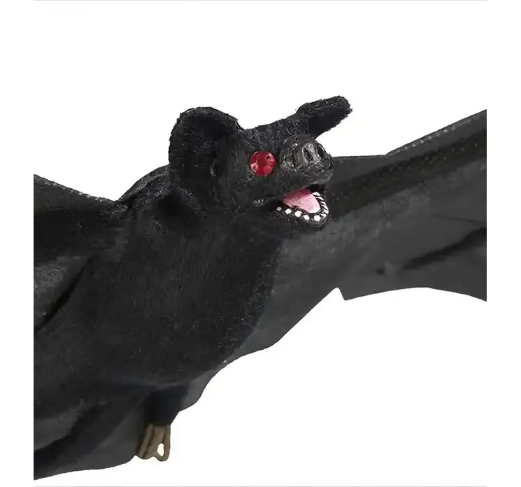 Kunstig flagermus i sort god som halloween pynt closeup