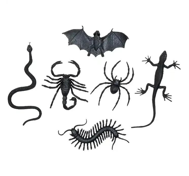 Insekter som kunstige edderkopper slanger firben og flere af plast i sort kunstige dyr