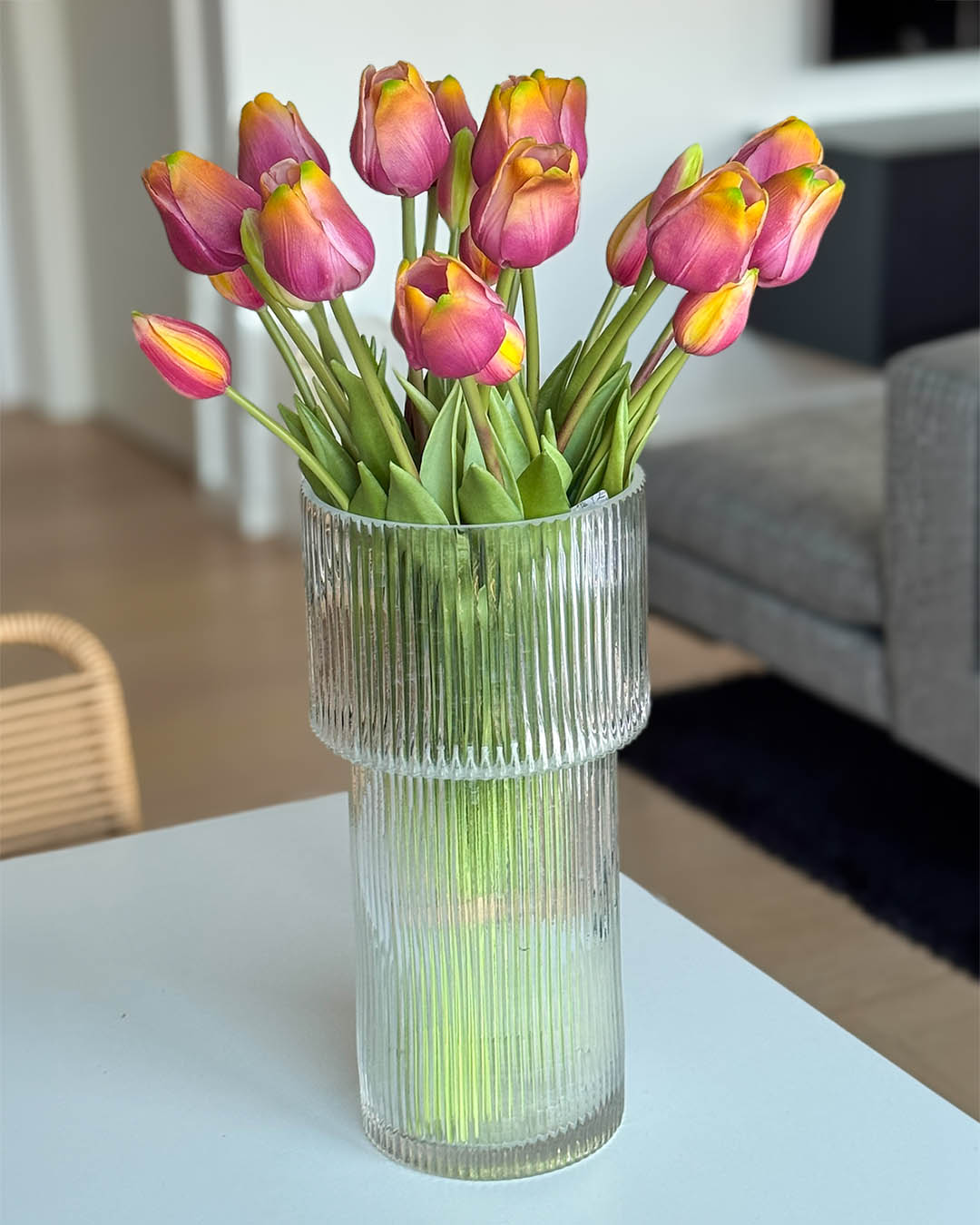 Real touch tulipaner 🌷
Lilla nuancer med smukt farvespil 💜
Så naturtro – og altid smukke ✨

#brøndsholm #tulipaner #tulipanbuket #kunstigeblomster #kunstigetulipaner #naturtrotulipaner
