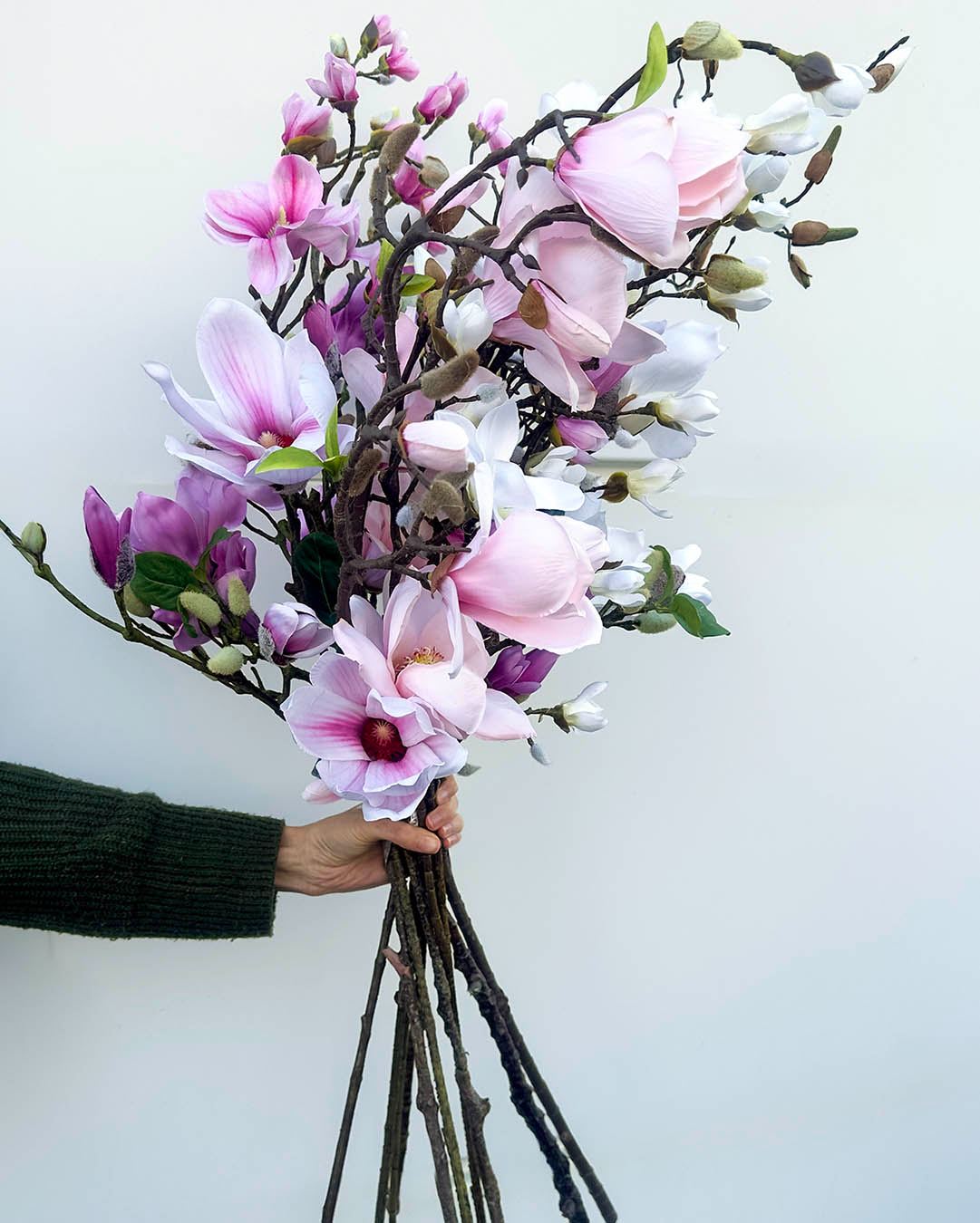 🌸SIDSTE CHANCE🌸SPAR 25%🌸
I morgen aften lukker vi ned for sidste uges fredagsfavorit, som er de smukke kunstige magnoliagrene. Vil du nå at købe dem til en god pris, så hop ind på shoppen via link i bio.

Hvad mon fredagsfavoritten bliver i morgen🤗

#brøndsholm #magnolia #kunstigmagnolia #forårsblomster #kunstigeblomster #forår #fredagsfavorit