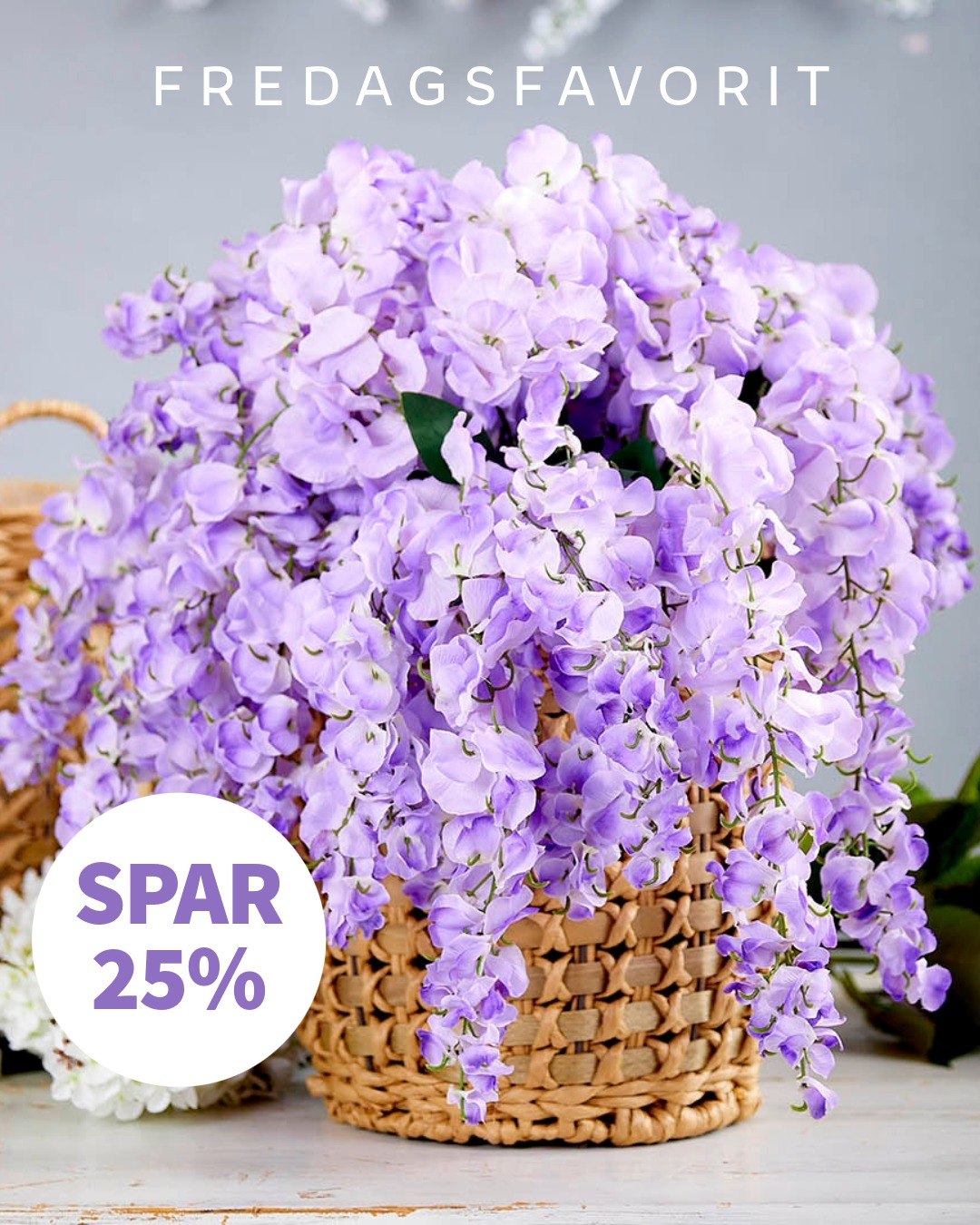 Fredagsfavoritten er de smukke kunstige wisteria blomster🌸
Brug dem til at gøre din borddækning sommerlig, eller forny en høj slank vase med En enkelt gren i en høj, det giver et elegant og minimalistisk look, eller miks flere for et mere fyldigt udtryk.

🌸 Smukke og holdbare
✨ Perfekt pynt til sommerfester
⌚ Rabatten gælder fra 17/4 t.o.m. 24/4-26

Find wisteria her👉 https://bit.ly/wisteria-fredag