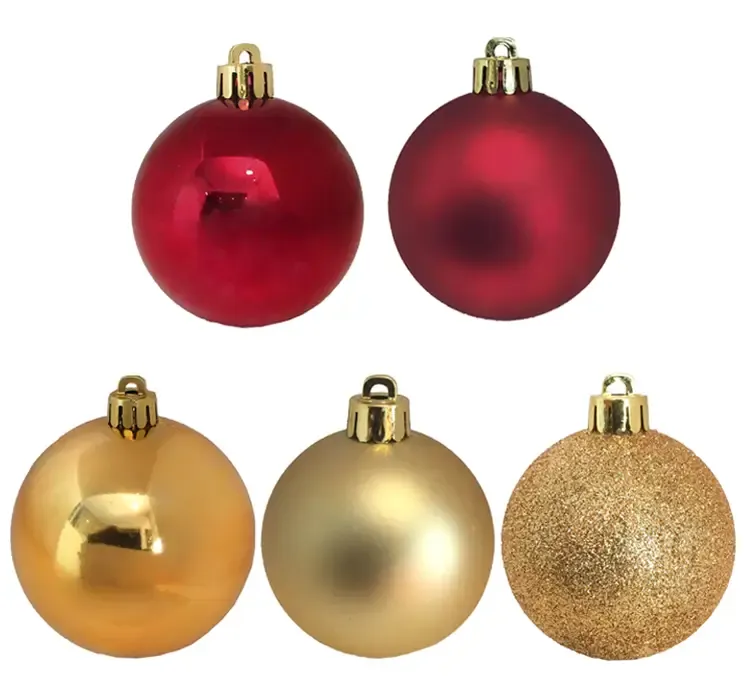 Julkugler af plast i sampak, rød og guld mix closeup
