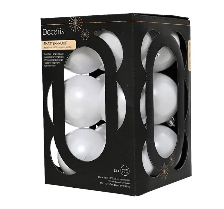 Julekugler af genbrugsplast i hvid