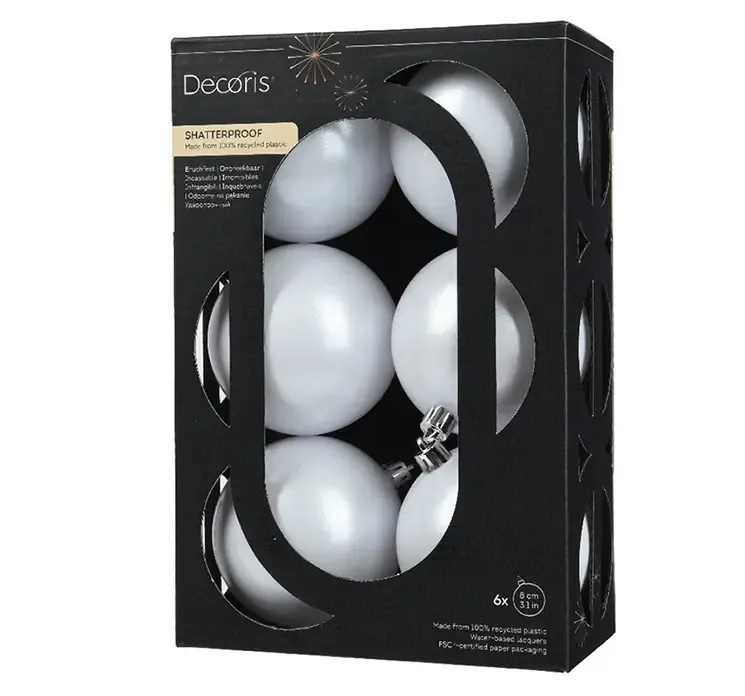 Julekugler af genbrugsplast i hvid