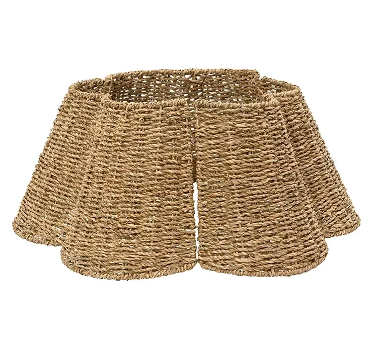 Juletræsfodskjuler af flet i brun passer til juletræer i 150cm til 180cm