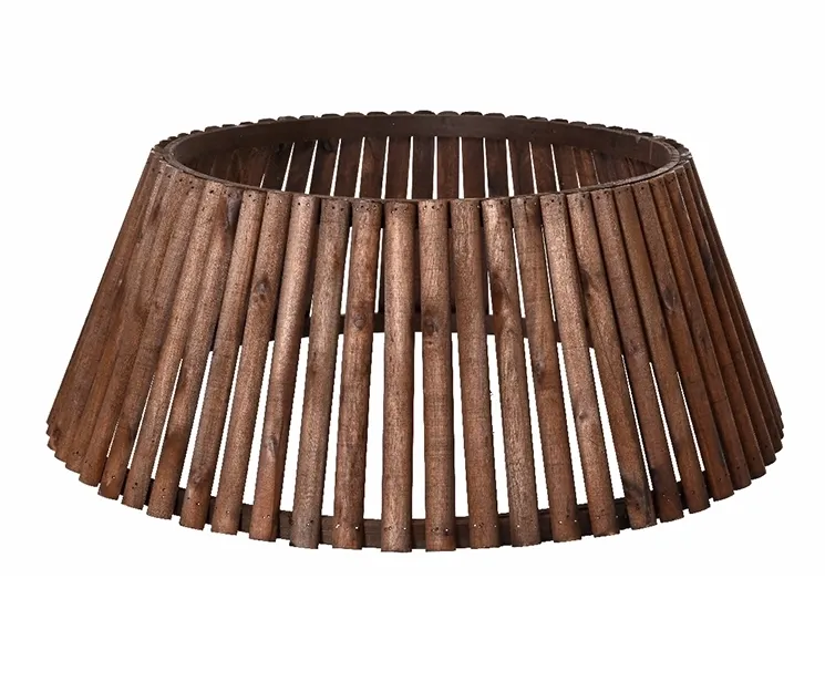 Juletræsfod skjuler af træ i brun