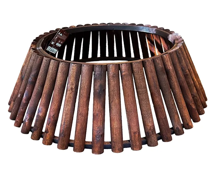 Juletræsfod skjuler af træ i brun