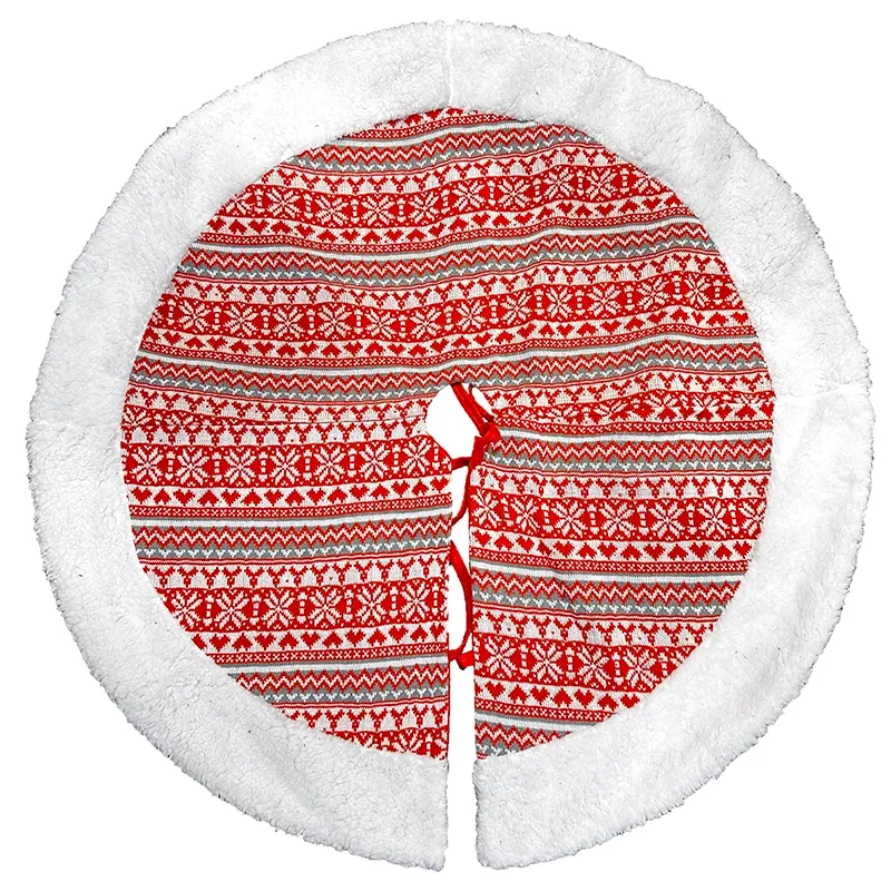 Juletræstæppe af polyester med mønster i rød, grå og hvid plyskant