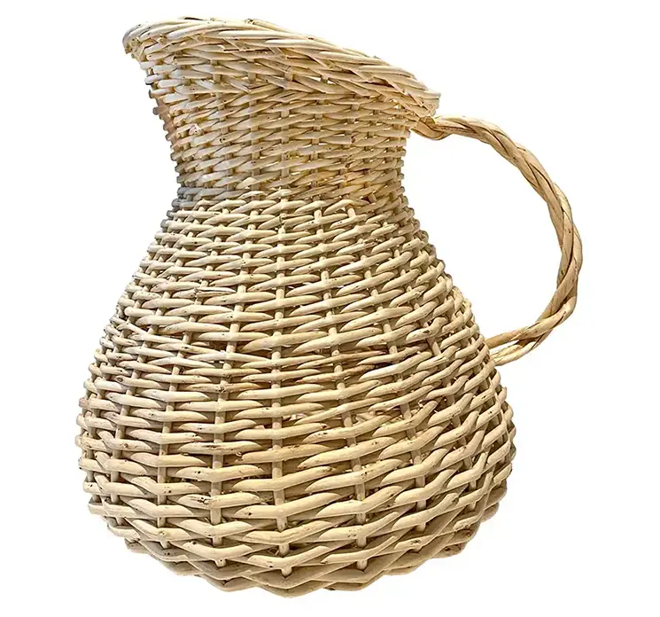 Vase formet som kande af flettet rattan i naturfarvet 38cm