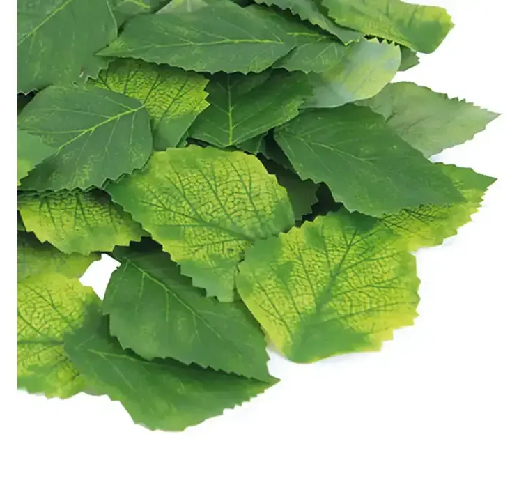 Kunstige birke blade i grøn af kunstsilke closeup