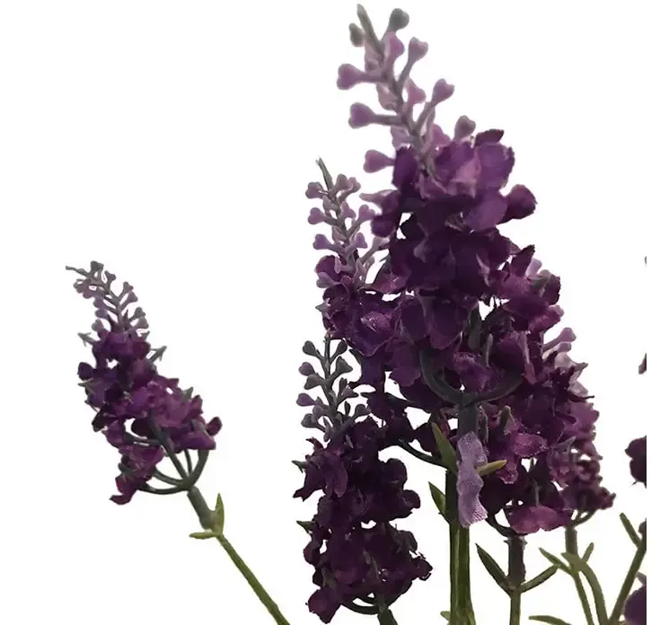 Kunstige lavendel blomster på stilk af plast i lilla closeup