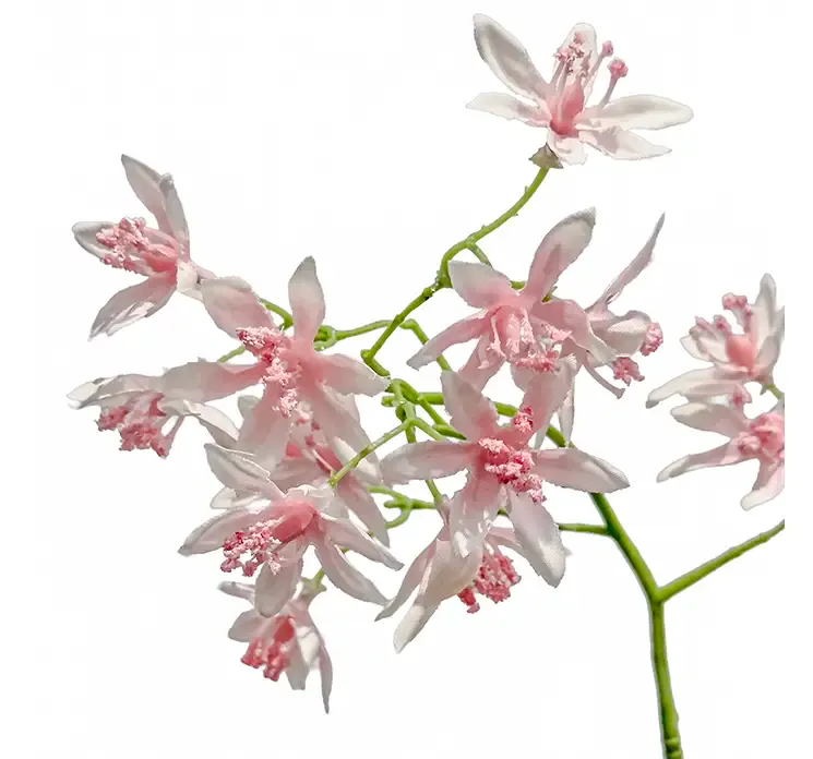 Kunstig jasmin blomstergren med lyserøde blomster af plast closeup