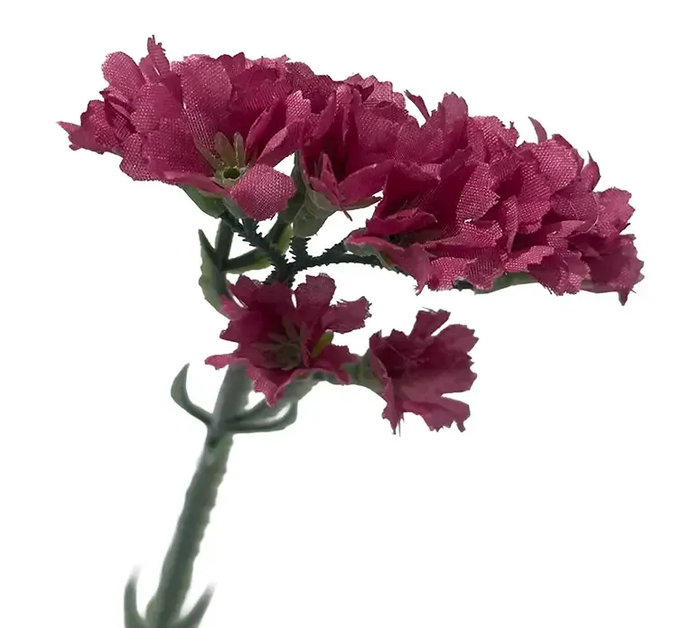 Kunstig hindebæger blomst også kaldet statice i pink farvet af plast closeup