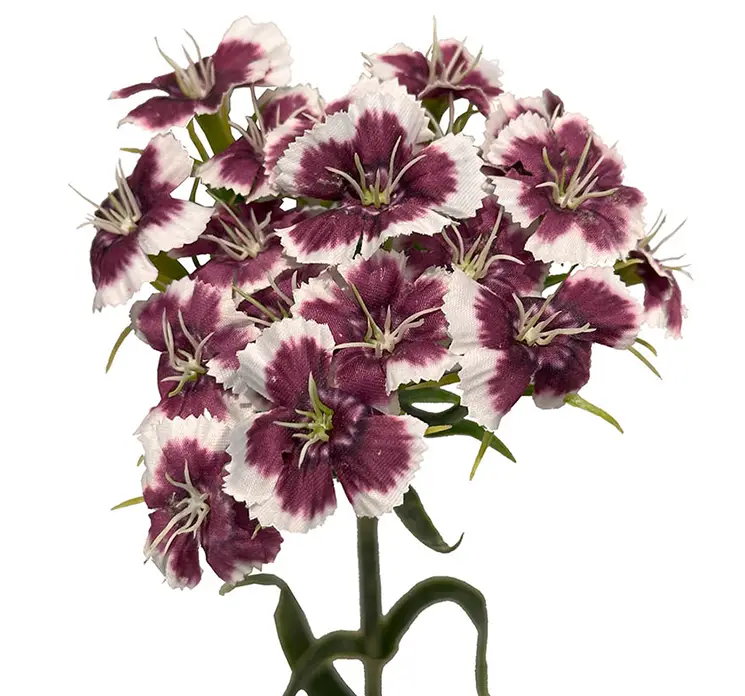 Nellike kunstig blomst af plast i lilla closeup