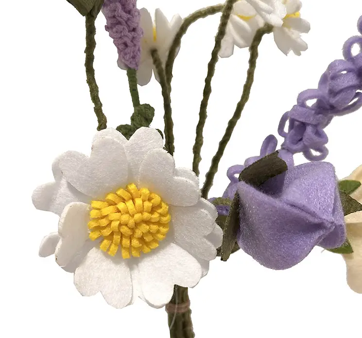 Blomster buket kunstig af stof i flere farver closeup