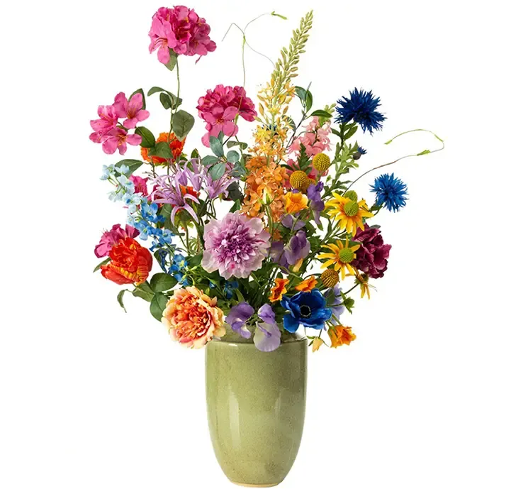 Kunstig buket af forskellige blomster i farverigt mix af plast