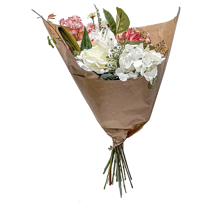 Blomster buket af forskellige kunstige blomster af plast i pastel farver