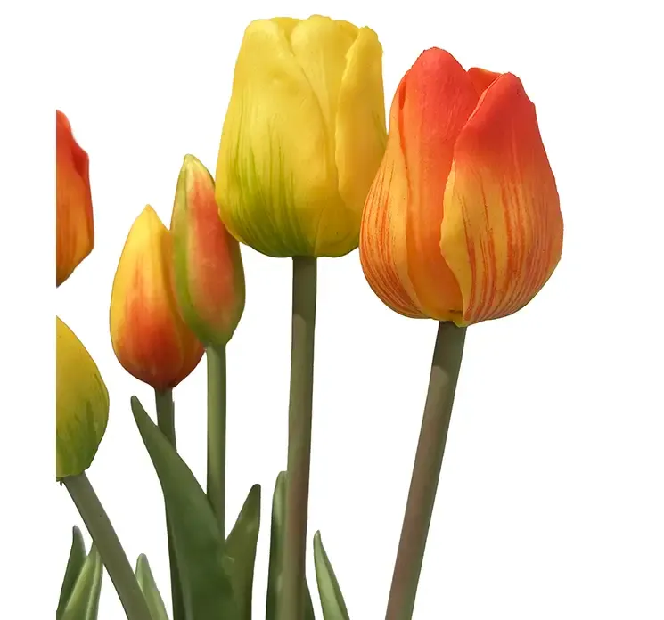 Kunstig tulipanbuket i gul og orange, af gummi og plast closeup
