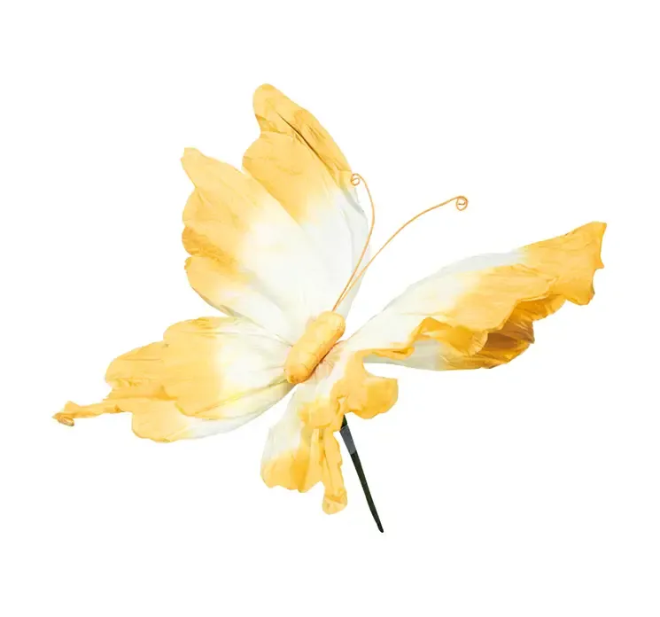 Kunstig sommerfugl i orange af papir