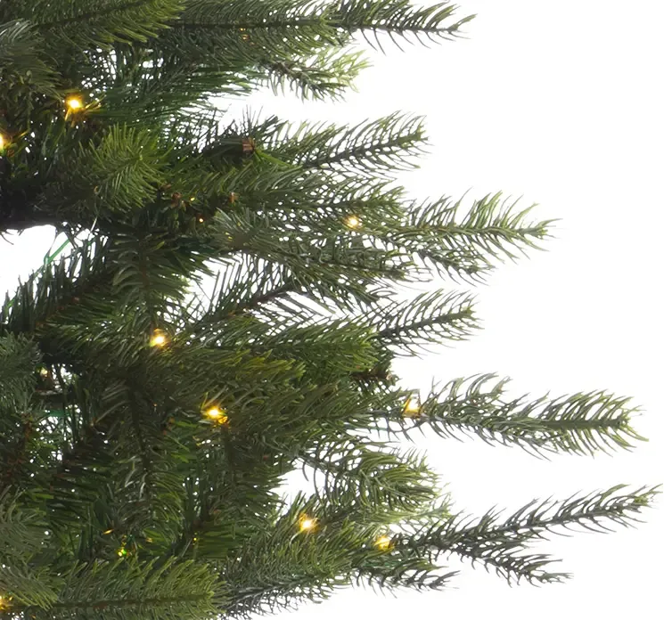 Grandis grantræ kunstig med LED lys i sort potte af plast i grøn 120cm closeup af nåle