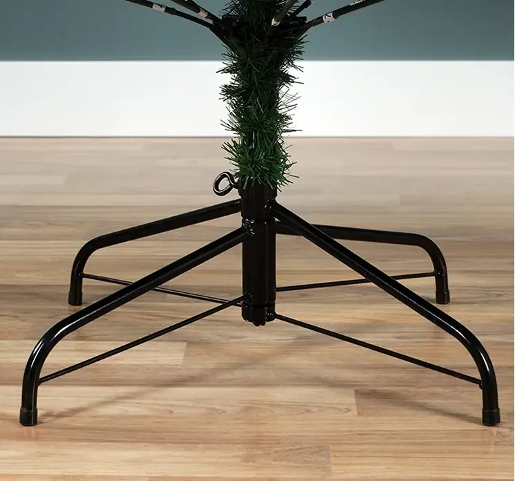 Grantræ Greenwood kunstig brandhæmmende plast pvc i grøn 180cm closeup af fod