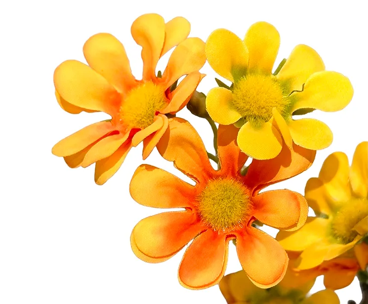 kunstig efterårs blomstergren med gul/orange blomster closeup