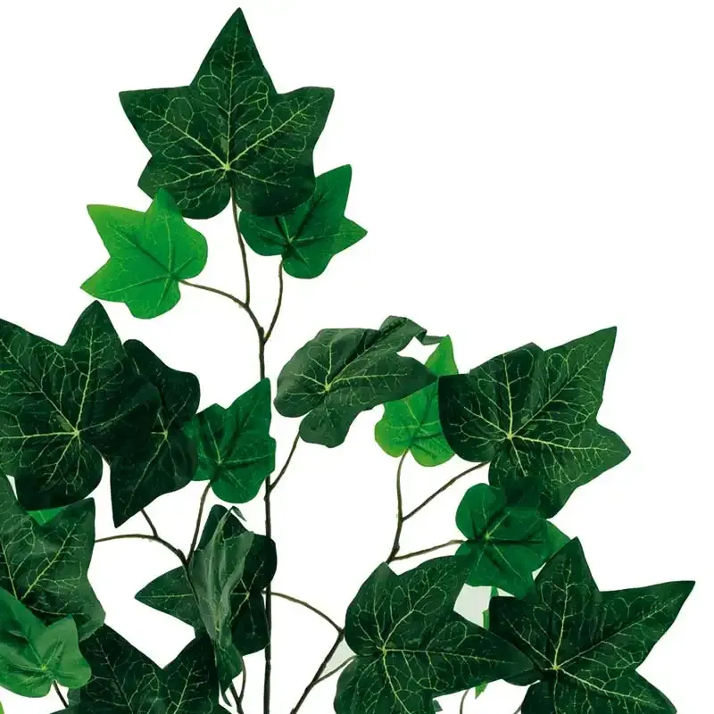 Kunstig efeu gren af plast closeup